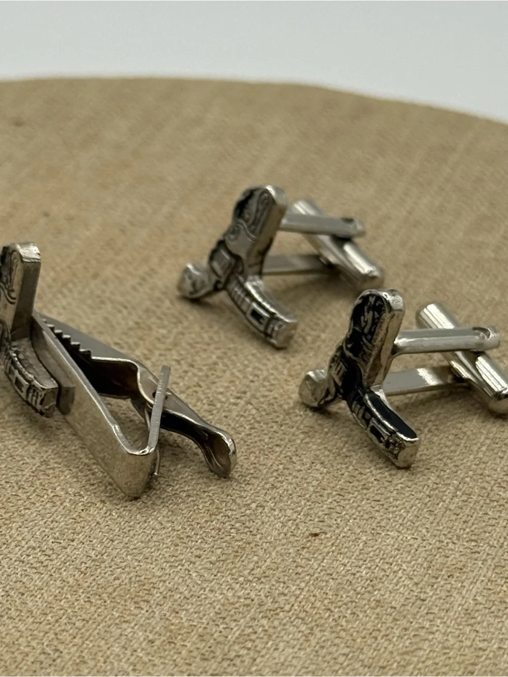 Men’s gun Cufflink and Tie Clip Set - Silver